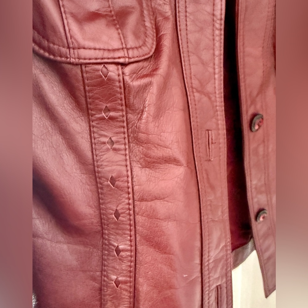 Vintage Etienne Aigner Women's Leather Jacket - Picture 4 of 10